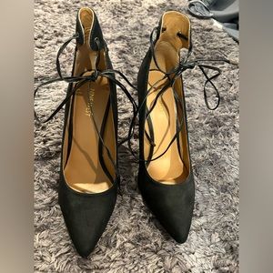 Nine West size 10 faux suede lace up stiletto pumps.
